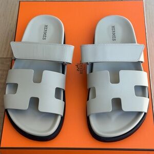 Hermès Chypre Sandals Beige Esquisse 37.5  – Excellent Condition